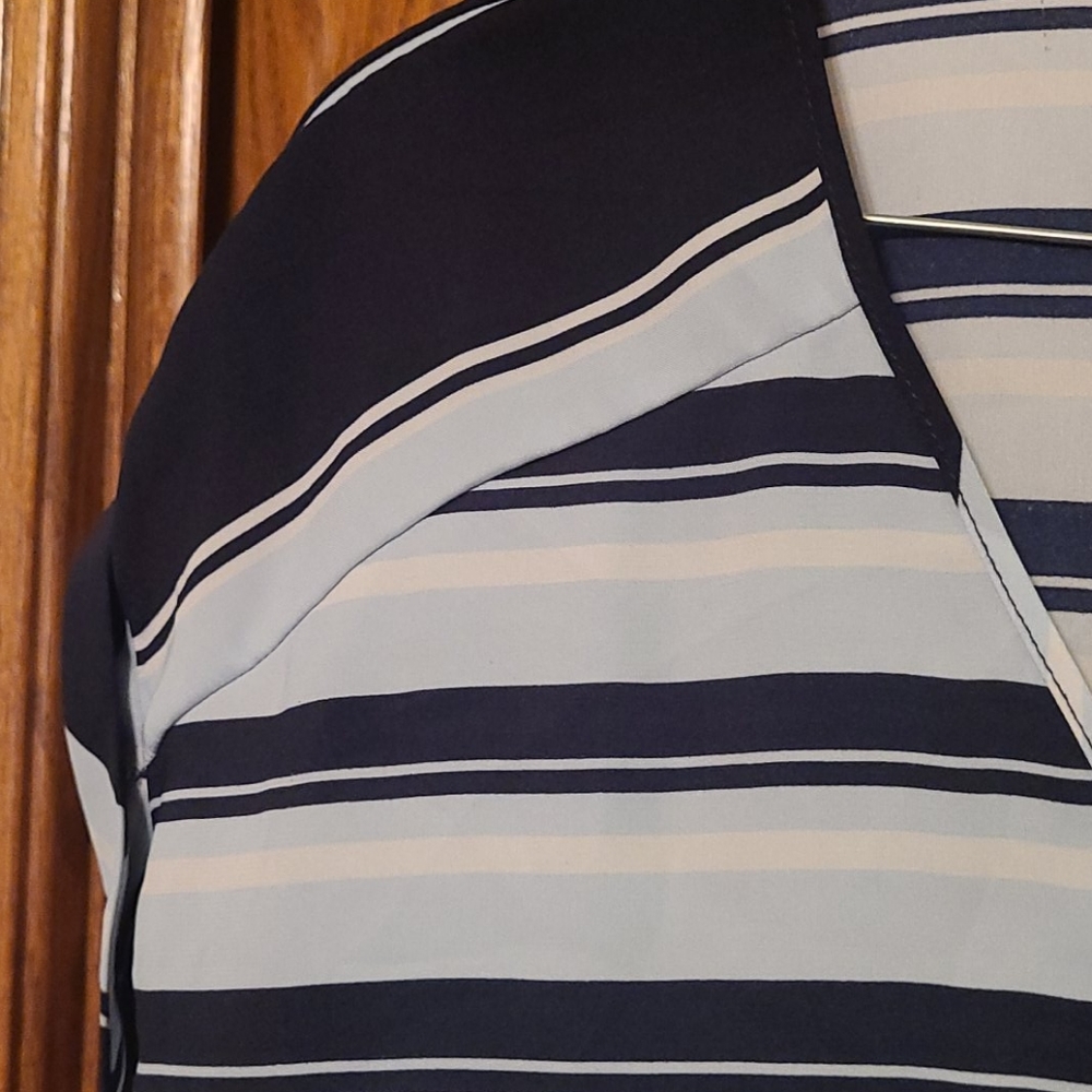 She'll sleeve blouse - Picture 4 of 10